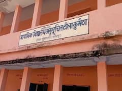 शिक्षिका ने सरकारी स्कूल के प्रिंसिपल को चप्पल और कुर्सी से जमकर पीटा, शौचालय साफ कराने पर था विवाद