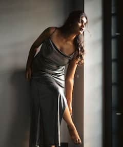 Isha Keskar: ईशा केसकरची ग्लॅमरस अदा; फोटोवर खिळल्या चाहत्यांच्या नजरा