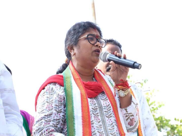 Palvai Sravanthi responds over her defeat in Munugode by election Palvai Sravanthi: ఆయన కోవర్టు రాజకీయాలే కొంపముంచాయి, నా మార్ఫింగ్ ఫోటో కూడా - ఓటమిపై పాల్వాయి కామెంట్స్
