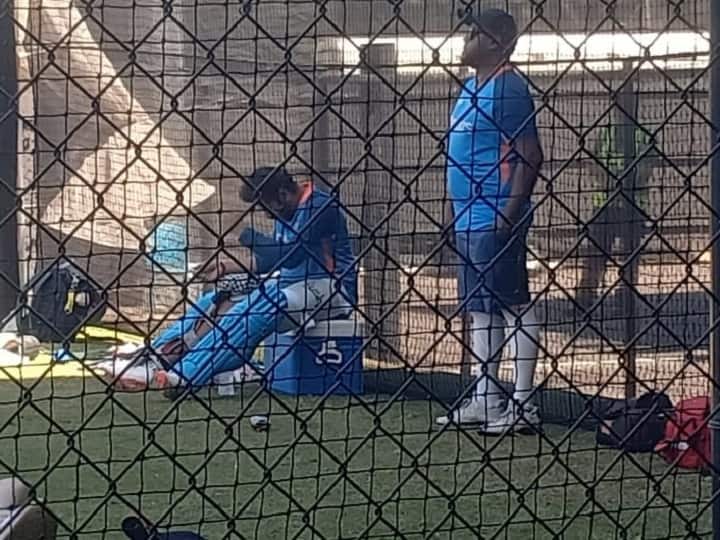Rohit Sharma injured during practice session ahead of T20 World Cup semifinal vs England Rohit Sharma Injured: कुछ देर के लिए मायूस हो गई थी टीम इंडिया, कप्तान रोहित दाएं हाथ में खा बैठे थे चोट और फिर...