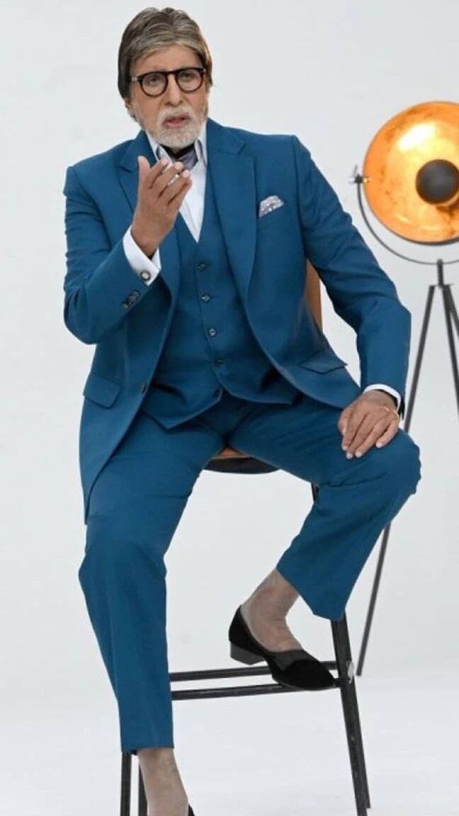 অমিতাভ বচ্চনকে বর্তমানে বড় পর্দার পাশাপাশি দেখা যাচ্ছে ছোট পর্দাতেও। টেলিভিশনের জনপ্রিয় ক্যুইজ শো 'কৌন বনেগা ক্রোড়পতি'র সিজন ১৪ সঞ্চালনা করছেন তিনি। আর সেখানেই সম্প্রতি এক প্রতিযোগী এসেছিলেন। যিনি নিজের সম্পূর্ণ নাম বলেন রুচি।