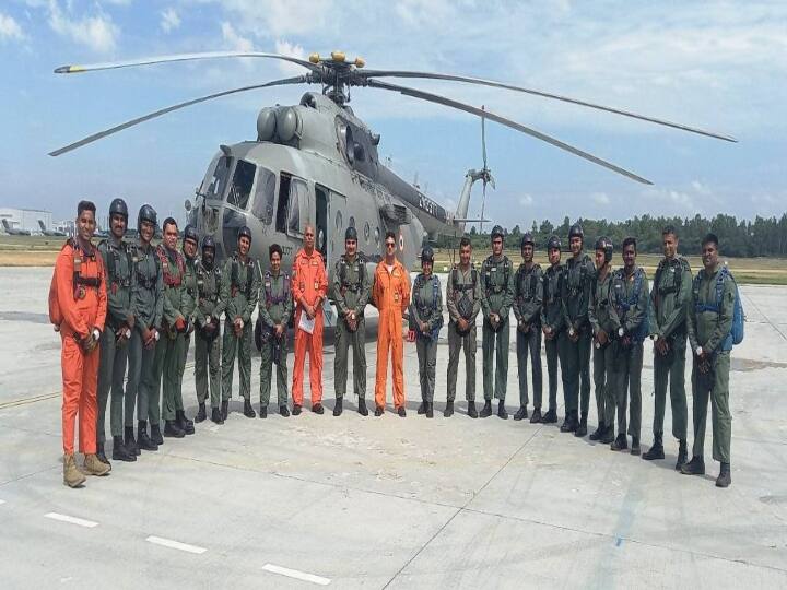 IAF के दल में फ्लाइट रिफ्यूलिंग एयरक्राफ्ट, AWACS, AEW&C और गरुड़ स्पेशल फोर्सेज जैसी कॉम्बैट एनेबलिंग एसेट्स भी शामिल हैं.