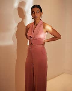 Radhika Apte Photos: ప్రతి ఫొటో షూట్ లోనూ ప్రత్యేకంగా కనిపించే రాధికా!