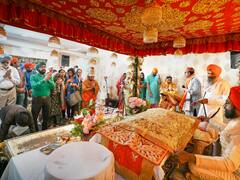 Guru Parv 2022: गुरु नानक जयंती पर श्रद्धालुओं की उमड़ी भीड़, भगवंत मान ने टेका मत्था, देखें तस्वीरें