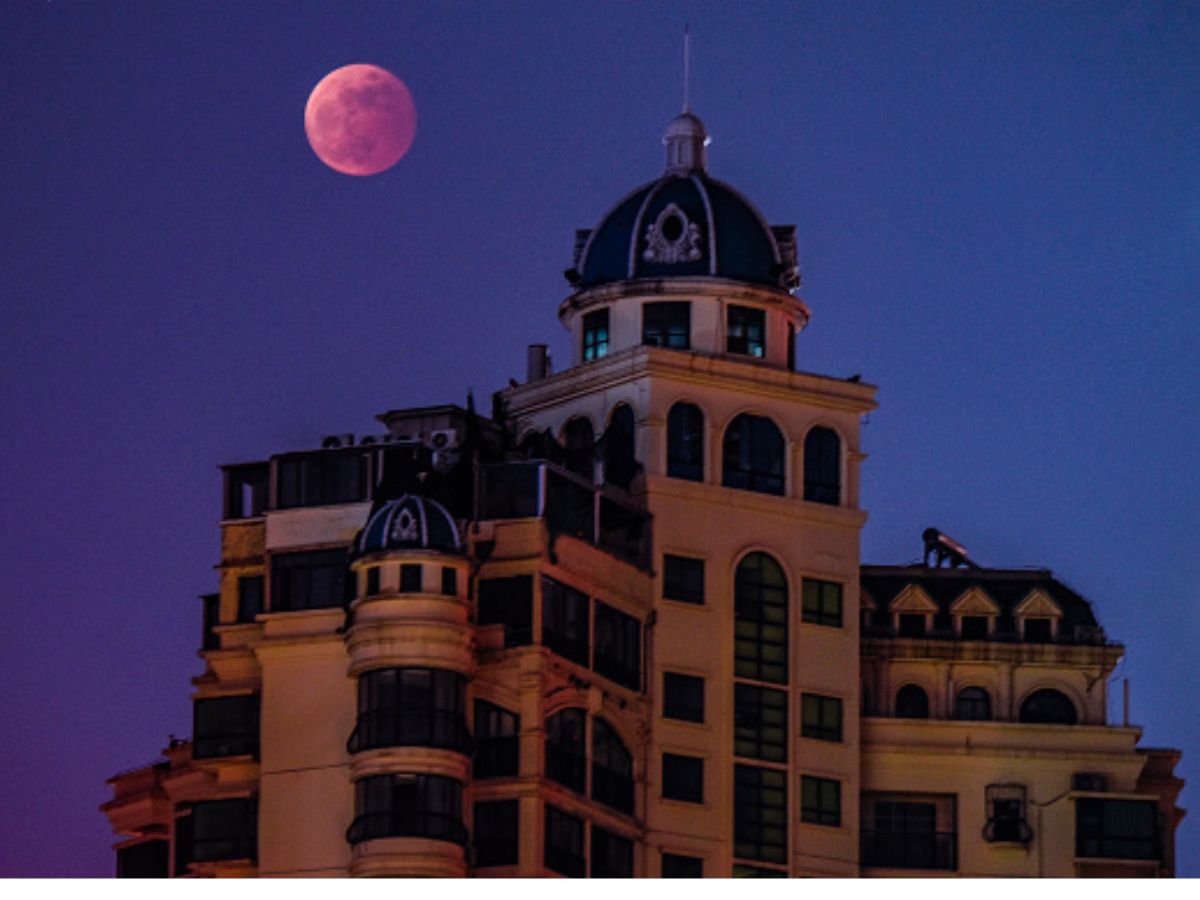 Beaver Blood Moon Lunar Eclipse Shanghai (Photo: Getty)