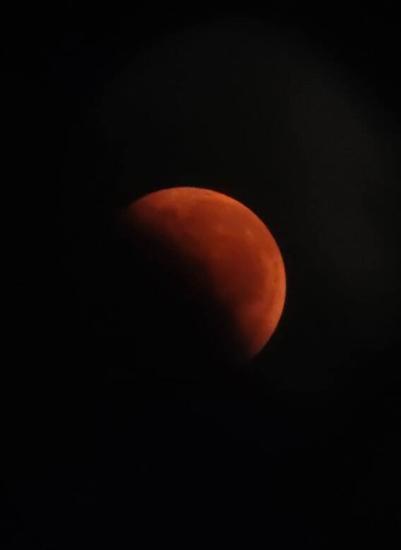 রক্তবর্ণ চাঁদ, দেখুন চন্দ্রগ্রহণ