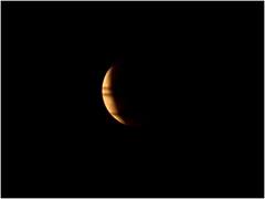 Chandra Grahan Photos: देश से लेकर विदेश तक...तस्वीरों में देखें कैसा रहा चंद्र ग्रहण का नजारा