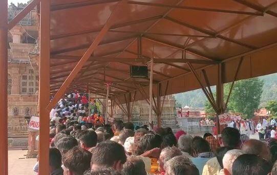 Devotees Yatradham Shamlaji from early morning on Kartak Sud Purnima Shamlaji: યાત્રાધામ શામળાજી ખાતે કારતક સુદ પૂર્ણિમા પર ભક્તોનું ઘોડાપુર