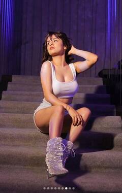 Avneet Kaur: ਅਵਨੀਤ ਕੌਰ ਨੇ ਬਿਖੇਰਿਆ ਆਪਣੇ ਸਟਾਈਲ ਦਾ ਜਲਵਾ, ਸ਼ਾਰਟ ਡਰੈੱਸ 'ਚ ਫੋਟੋ ਪੋਸਟ ਕਰਕੇ ਵਧਾਇਆ ਪਾਰਾ