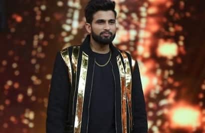 जानिए कौन हैं MC Square उर्फ अभिषेक बैसला ? हसल 2.0' का जीता है खिताब जानिए कौन हैं MC Square उर्फ अभिषेक बैसला ? हसल 2.0' का जीता है खिताब