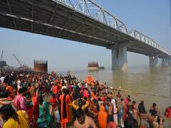 Kartik Purnima Images: बिहार में कार्तिक पूर्णिमा पर स्नान के लिए उमड़े लोग, देखें ये खास तस्वीरें