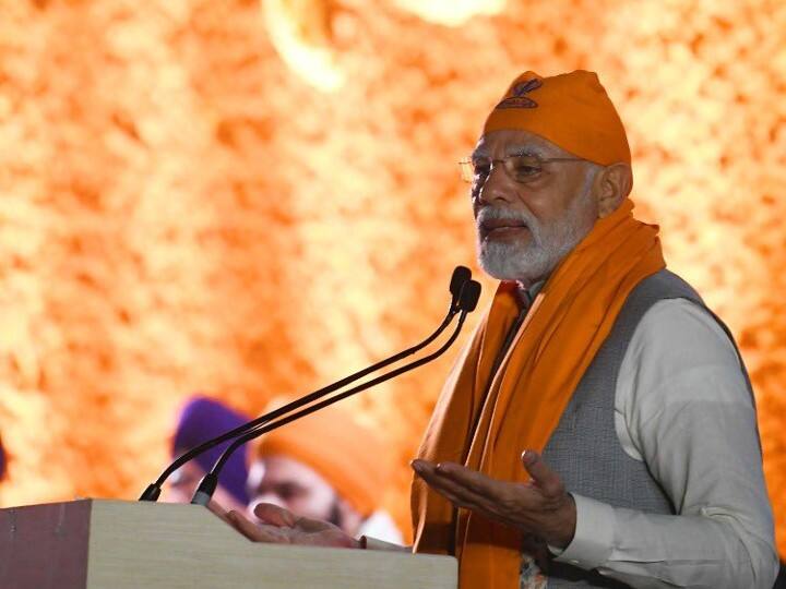 इस मौके पर पीएम मोदी ने कहा, ‘विभाजन में हमारे पंजाब के लोगों ने, देश के लोगों ने जो बलिदान दिया, उसकी स्मृति में देश ने विभाजन विभीषिका स्मृति दिवस की शुरुआत भी की है. विभाजन के शिकार सिख हिंदू परिवारों के लिए हमने सीएए कानून लाकर उन्हें नागरिकता देने का प्रयास किया है.’