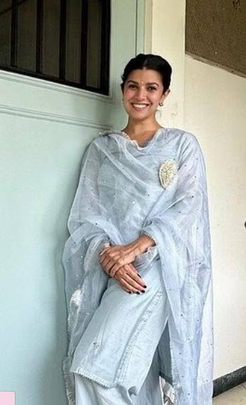 ਨਿਮਰਤ ਕੌਰ ਦਾ ਦੇਸੀ ਅੰਦਾਜ਼ ਲੁੱਟ ਲਵੇਗਾ ਦਿਲ