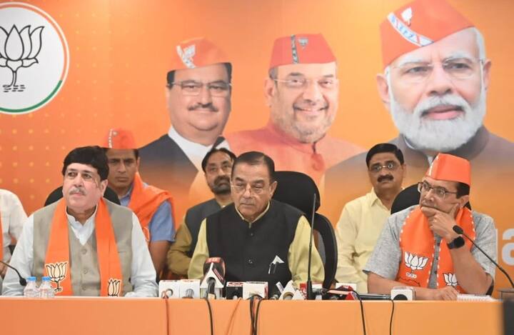 ભાજપના મીડિયા સેન્ટર ખાતે યોજાયેલા સ્વાગત કાર્યક્રમ અને પત્રકાર પરિષદમાં ભાજપમાં જોડાતાં જ મોહનસિંહ રાઠવાએ પોતાના મનની વાત કરી છે. ભાજપમાં શા માટે જોડાયા તેનું કારણ જણાવતાં સમય સમય બળવાન હૈની પંક્તિના ઉચ્ચારણ સાથે મોહનસિંહે કહ્યું કે,
