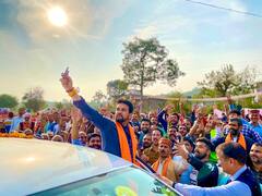 Union Minister Anurag Thakur Pushes Bus After It Breaks Down On Himachal Highway. Watch Video