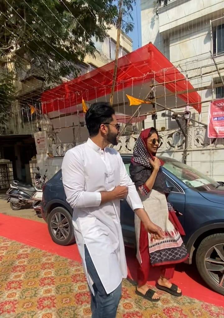 Guru parv 2022: आज 8 नवंबर को पूरे देश में धूमधाम से गुरु नानक जयंती मनाई जा रही है. ऐसे में आम लोगों के साथ बॉलीवुड एक्ट्रेस रकुल प्रीत सिंह और जैकी भगनानी भी गुरुद्वारे में पहुंचे.