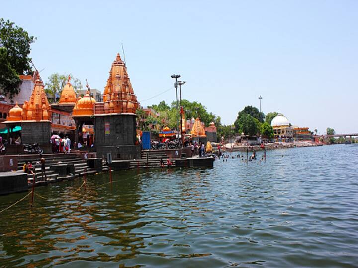 The Mahakaleshwar Temple in Ujjain, dedicated to Lord Shiva, is one of the most prominent holy places frequented by Hindus in the temple city. The city, located on the banks of the Shipra River, is known for its various temples, the most visited of which being Mahakaleshwar Temple. The distinctiveness of Mahakaleshwar is that it is the only Jyotirlinga that faces south, earning it the moniker 