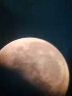 Lunar Eclipse : উজ্জ্বল রক্তবর্ণের চাঁদ, কলকাতা কেমন দেখল পূর্ণগ্রাস চন্দ্রগ্রহণ, দেখুন ছবি