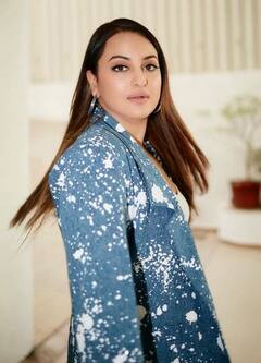 Sonakshi Sinha: ਸੋਨਾਕਸ਼ੀ ਸਿਨਹਾ ਨੇ ਡੈਨਿਮ ਪੈਂਟਸੂਟ 'ਚ ਫੈਲਾਈ ਬੌਸ ਲੇਡੀ ਵਾਈਬਸ, ਪਤਲੀ ਕਮਰ ਨੇ ਖਿੱਚਿਆ ਪ੍ਰਸ਼ੰਸਕਾਂ ਦਾ ਧਿਆਨ