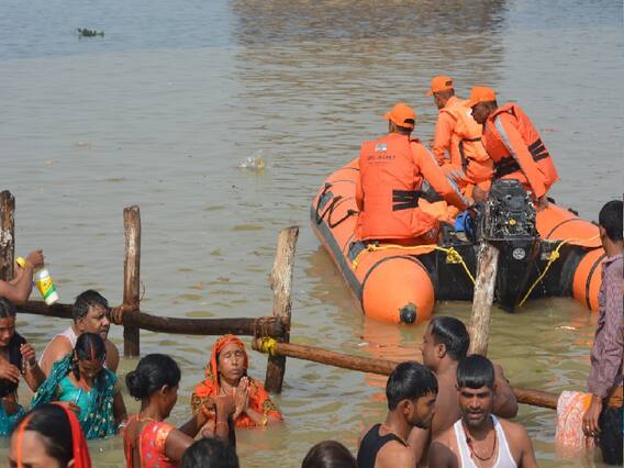 Kartik Purnima Images: बिहार में कार्तिक पूर्णिमा पर स्नान के लिए उमड़े लोग, देखें ये खास तस्वीरें