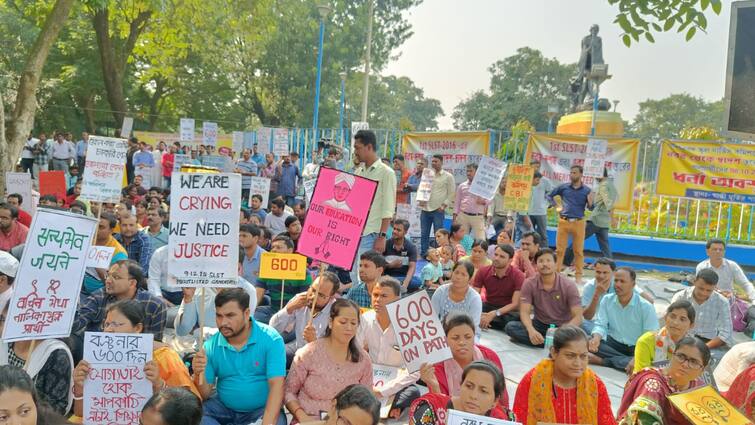 Job-seekers protest is causing road-suffering? Public interest case filed in High Court Calcutta High Court: চাকরিপ্রার্থীদের বিক্ষোভে পথ-দুর্ভোগ? ধর্নার বিরোধিতায় হাইকোর্টে জনস্বার্থ মামলা
