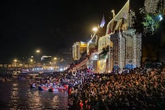 कार्तिक पूर्णिमा पर देव दीपावली में दिखा भव्य नजारा, इन 22 तस्वीरों में देखें रोशनी से जगमगाते काशी, मथुरा और हरिद्वार के घाट