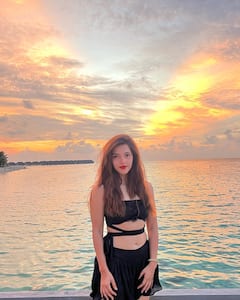 Mehreen Pirzada: మాల్దీవుల్లో మెహ్రీన్ బికినీ షో