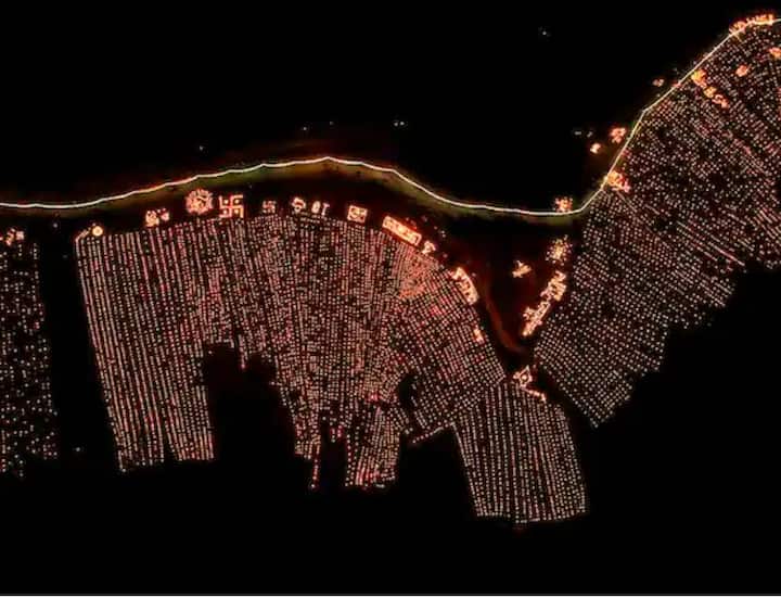 આ સાથે પૂર્વ કિનારો પણ લગભગ બે લાખ દીવાઓથી ઝગમગી ઉઠ્યો છે. આ સાથે જ શહેરના રહેવાસીઓએ આખા શહેરને લગભગ 11 લાખ દીવાથી શણગાર્યું છે.