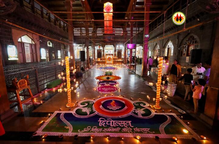 आषाढ शुद्ध एकादशी ते त्रिपुरारी पौर्णिमा हा चार महिन्याचा अर्थात चातुर्मास संपवून देवाला जागे करण्यासाठी भगवान शंकर येतात आणि विष्णूचा कारभार भगवान शंकर त्यांच्या ताब्यात देतात अशी पुराणात मान्यता असल्याने या दिवसाला अनन्य साधारण महत्व आहे