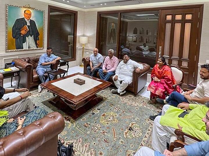 MCD Election: एमसीडी चुनाव को लेकर AAP विधायकों की हुई बैठक, हर दिन 500 से ज्यादा जनसंवाद की तैयारी Meeting of AAP MLAs regarding MCD elections preparations for more than 500 public dialogues every day ann MCD Election: एमसीडी चुनाव को लेकर AAP विधायकों की हुई बैठक, हर दिन 500 से ज्यादा जनसंवाद की तैयारी