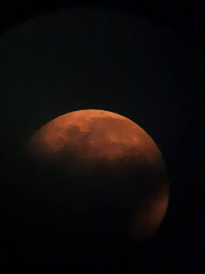 খণ্ডগ্রাস চন্দ্রগ্রহণের মাঝে প্রচ্ছায়া ও উপছায়ার অংশের সময়েও চলে দেখার চেষ্টা।