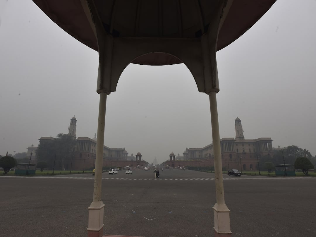 Delhi: After A Cloudy Tuesday, IMD Predicts Light Rain On Wednesday Delhi: After A Cloudy Tuesday, IMD Predicts Light Rain On Wednesday