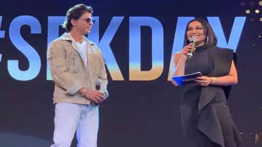 Shahrukh Khan: ਸ਼ਾਹਰੁਖ ਖਾਨ ਨੇ ਇੱਕ ਈਵੈਂਟ ਲਈ ਕੈਰੀ ਕੀਤੀ 97 ਲੱਖ ਦੀ ਲੁੱਕ, ਪਹਿਨੀ 74 ਲੱਖ ਦੀ ਘੜੀ, ਫ਼ੈਨਜ਼ ਨੇ ਕਿਹਾ- ਇੰਨੇ 'ਚ ਤਾਂ 7 ਜਨਮ ਤਰ ਜਾਣ shahrukh-khan-on-fan-meet-wore-clothes-worth-97-lakhs Shahrukh Khan: ਸ਼ਾਹਰੁਖ ਖਾਨ ਨੇ ਇੱਕ ਈਵੈਂਟ ਲਈ ਕੈਰੀ ਕੀਤੀ 97 ਲੱਖ ਦੀ ਲੁੱਕ, ਪਹਿਨੀ 74 ਲੱਖ ਦੀ ਘੜੀ, ਫ਼ੈਨਜ਼ ਨੇ ਕਿਹਾ- ਇੰਨੇ 'ਚ ਤਾਂ 7 ਜਨਮ ਤਰ ਜਾਣ