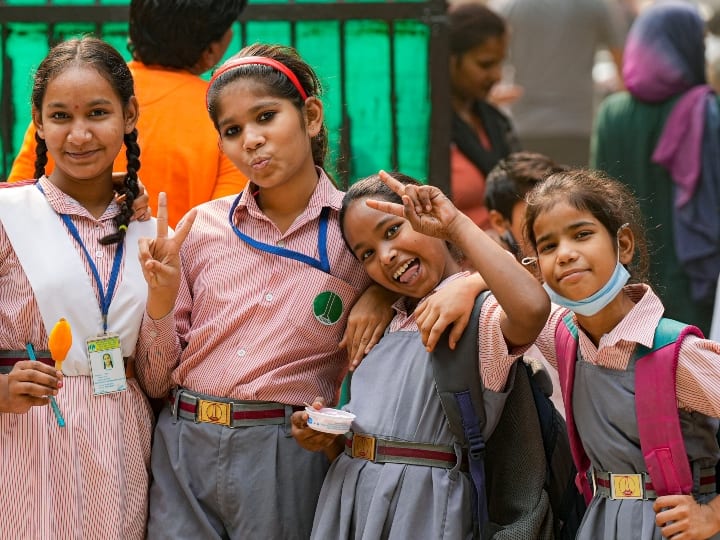 Delhi Primary School will Reopen On  9 November After Arvind Kejriwal Government Decision Delhi School Reopen: दिल्ली में वायु प्रदूषण की स्थिति में सुधार, कल से फिर खुलेंगे स्कूल