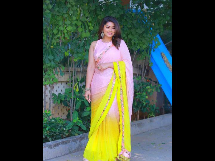 இவர் சக நடிகர் பிரசன்னாவை காதலித்து திருமணம் செய்து கொண்டார்