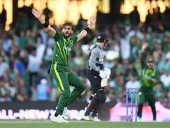 PAK vs NZ: एक बाउंड्री... दो रिव्यू... एक विकेट, शुरुआती तीन गेंदों ने ही सेमीफाइनल में ला दिया रोमांच; देखें वीडियो