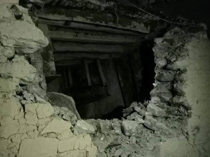 पुलिस ने कहा कि बचाव के लिए नेपाल पुलिस, सशस्त्र पुलिस, नेपाली सेना की टीमें मौके पर पहुंच गई. स्थानीय लोगों सहित एक टीम बचाव कार्य कर रही है. दोती के पूर्वी चौकी ग्रामीण नगर पालिका के वार्ड नंबर 3 गरागांव में यह हादसा हुआ है.