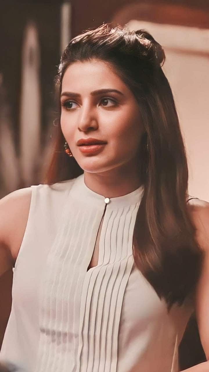 শারীরিক অসুস্থতার কথা দীর্ঘ সোশ্যাল মিডিয়া পোস্টের মাধ্যমে প্রকাশ্যে আনেন। আর ফের একবার নিজের শারীরিক অসুস্থতা নিয়ে কথা বললেন সামান্থা।