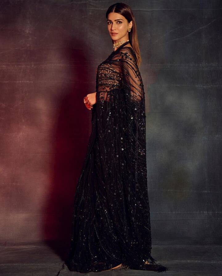 क्रितीचे चाहते तिला पडद्यावर पाहण्यासाठी नेहमीच उत्सुक असतात. सध्या क्रिती तिच्या आगामी 'भेडिया' चित्रपटामुळे चर्चेत आहे. (फोटो सौजन्य :kritisanon/इंस्टाग्राम)