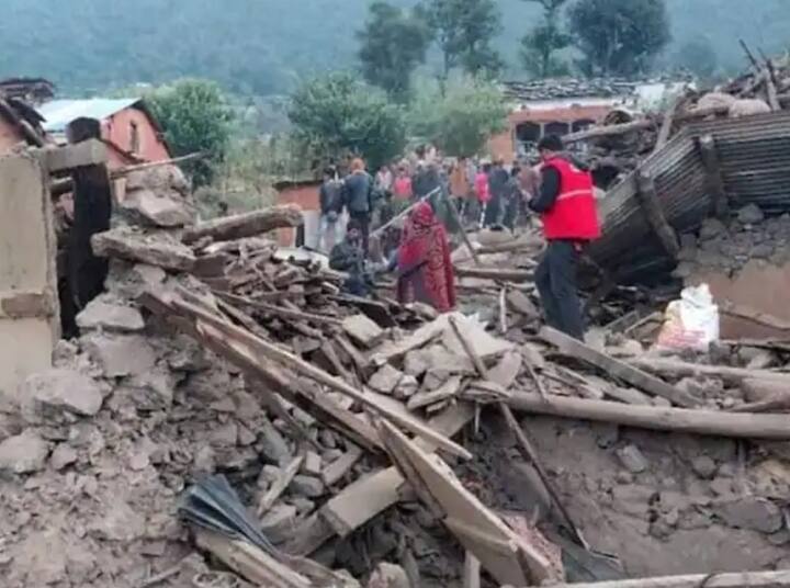 ਨੇਪਾਲ ਦੇ ਡੋਤੀ ਜ਼ਿਲੇ 'ਚ ਇਕ ਘਰ ਦੇ ਡਿੱਗਣ ਨਾਲ 6 ਲੋਕਾਂ ਦੀ ਮੌਤ ਹੋ ਗਈ। ਦੋਤੀ ਪੁਲੀਸ ਅਨੁਸਾਰ ਭੂਚਾਲ ਕਾਰਨ ਮਕਾਨ ਡਿੱਗਣ ਕਾਰਨ ਮਰਨ ਵਾਲੇ 6 ਵਿਅਕਤੀਆਂ ਦੀ ਪਛਾਣ ਕਰ ਲਈ ਗਈ ਹੈ।