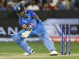 ICC T20I Rankings: ફરી એકવાર સૂર્યા ચમક્યો, ટી20 રેન્કિંગમાં બન્યો નંબર વન, અર્શદીપને મળ્યુ કેરિયરનું બેસ્ટ રેન્કિંગ