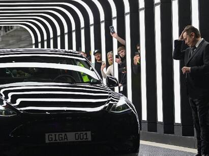 Elon Musk sold shares in Tesla car company Do you know why Elon Musk: டெஸ்லா கார் நிறுவனத்தின் பங்குகளை விற்ற எலான் மஸ்க்.. ஏன், எவ்வளவு தெரியுமா..?