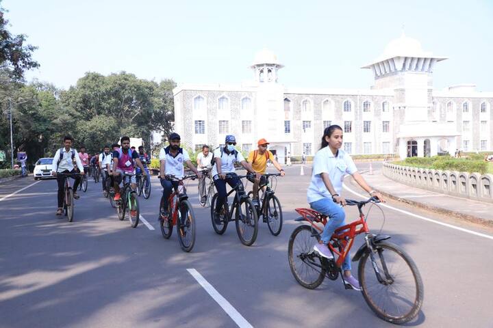 रॅलीत सहभागी विद्यार्थी/नागरिकांना प्रमाणपत्र देऊन गौरवण्यात आले.