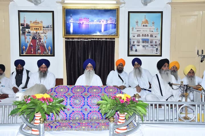 SGPC Election : ਸ਼੍ਰੋਮਣੀ ਗੁਰਦੁਆਰਾ ਪ੍ਰਬੰਧਕ ਕਮੇਟੀ (SGPC) ਦੀਆਂ ਚੋਣਾਂ ਅੱਜ ਹੋਣ ਜਾ ਰਹੀਆਂ ਹਨ। ਇਸ ਵਿੱਚ ਮੁਖੀ ਸਣੇ ਵੱਖ-ਵੱਖ ਅਹੁਦਿਆਂ ਲਈ ਚੋਣਾਂ ਕਰਵਾਈਆਂ ਜਾਣਗੀਆਂ।