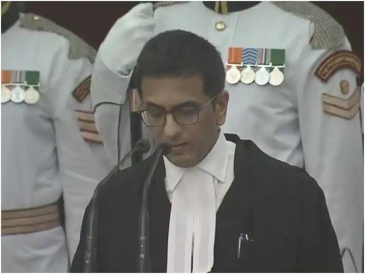 Justice dy chandrachud took oath as chief justice of india today ann Justice DY Chandrachud: જસ્ટિસ ચંદ્રવૂડ બન્યા દેશના 50માં ચીફ જસ્ટિસ, 2 વર્ષનો રહેશે કાર્યકાળ