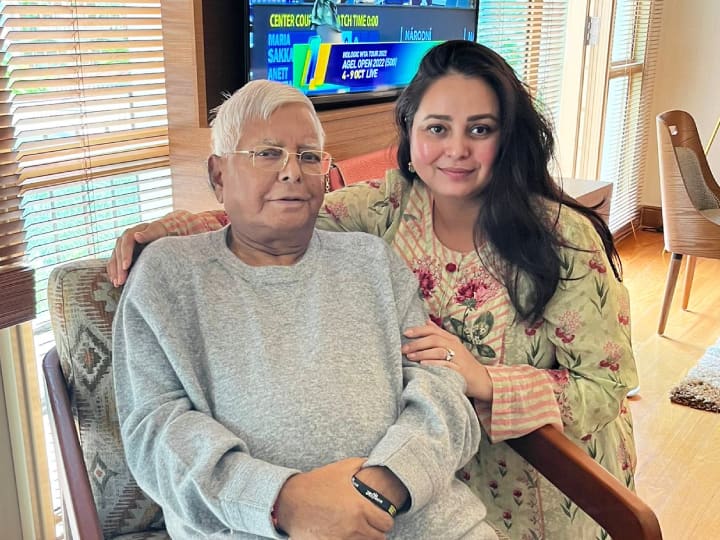 Rohini Acharya Controversies: किडनी दान और संजय यादव विवाद पर तेजस्वी यादव ने बहन का बचाव किया !!