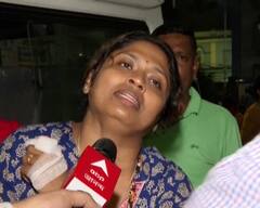 যাঁকে পুলিশের কামড়! তাঁকেই জামিন অযোগ্য ধারা! গ্রেফতার চাকরিপ্রার্থী