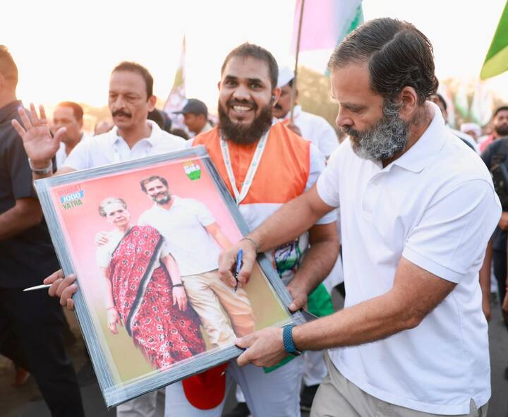 काँग्रेस नेते राहुल गांधी यांच्या नेतृत्वात 'भारत जोडो'  (Bharat Jodo Yatra) यात्रा सुरू असून महाराष्ट्रात यात्रेचा आजचा तिसरा दिवस आहे.