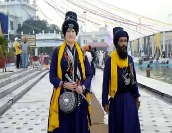 After friendship with Facebook Belgian meme married Nihang Singh, Singhani herself also adorned ਫੇਸਬੁੱਕ 'ਤੇ ਦੋਸਤੀ ਤੋਂ ਬਾਅਦ ਬੈਲਜੀਅਮ ਦੀ ਮੇਮ ਨੇ ਨਿਹੰਗ ਸਿੰਘ ਨਾਲ ਕੀਤਾ ਵਿਆਹ, ਖੁਦ ਵੀ ਸਜੀ ਸਿੰਘਣੀ