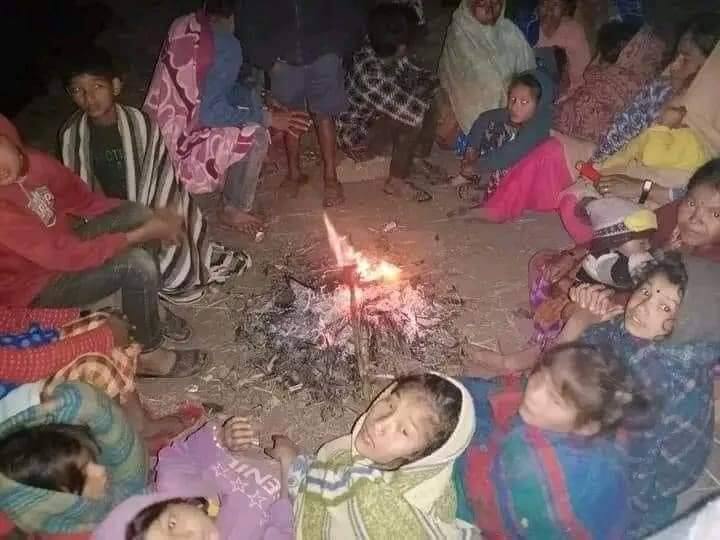 मृतकों की पहचान 50 वर्षीय प्रेम बोहरा, 40 वर्षीय भगवती बोहरा, 13 वर्षीय सीता बोहरा, 8 वर्षीय हरक बोहरा, 14 वर्षीय धनसारी बोहरा और 14 वर्षीय के रूप में हुई है. भूंकप में घर तबाह होने के कारण लोगों को ठंड में रात गुजारनी पड़ी.